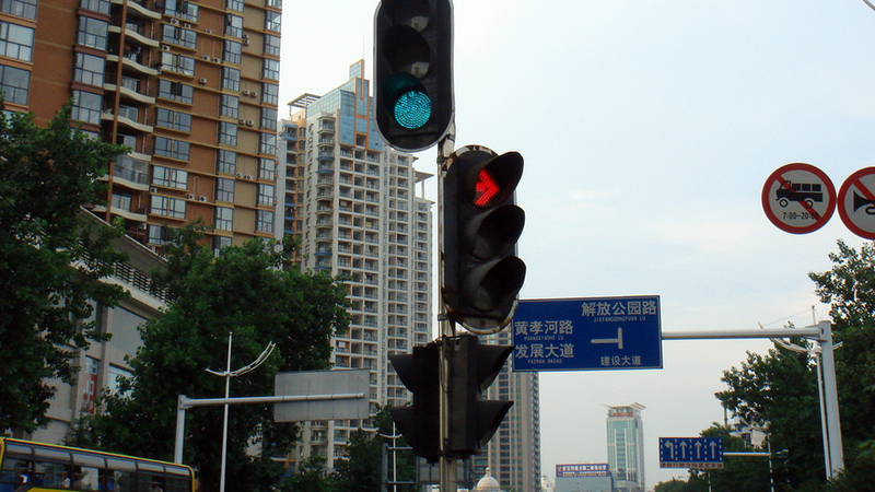 Illustration for article titled Ten Ways City Planners Screw Up Traffic LIghts